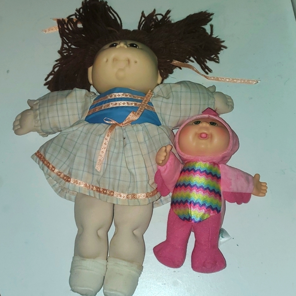 Vintage Cabbage Patch Kid doll regular size and smaler flamingo dressed …